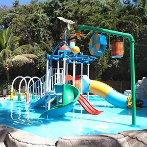 Aldeia Do C405-com Cozinha , Churrasqueira E Bebidas Liberadas No Parque Aquatico, Internet Banda Larga, Rampa De Acesso Ao Caldas Novas